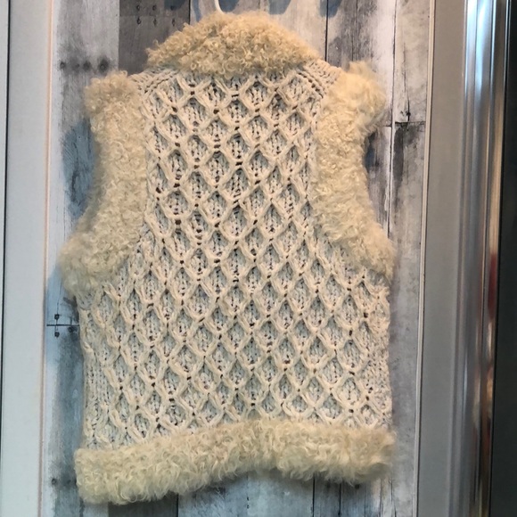 Vest - Picture 2 of 3